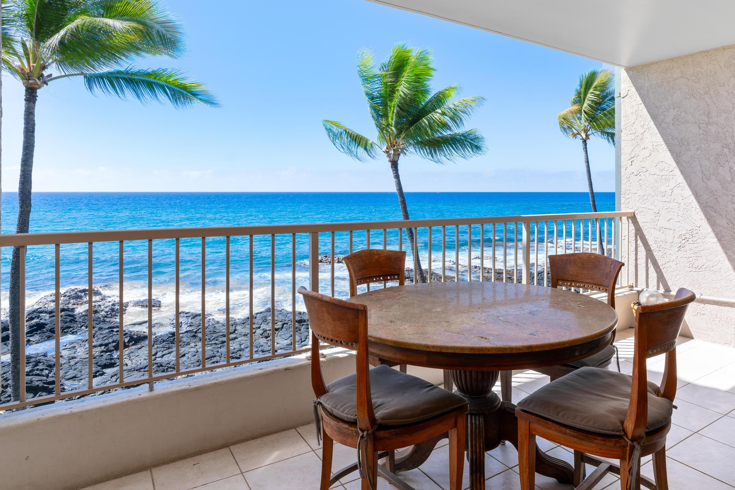 Condo in Kailua-Kona · ★4.67 · 3 bedrooms · 4 beds · 3 baths - Image 30