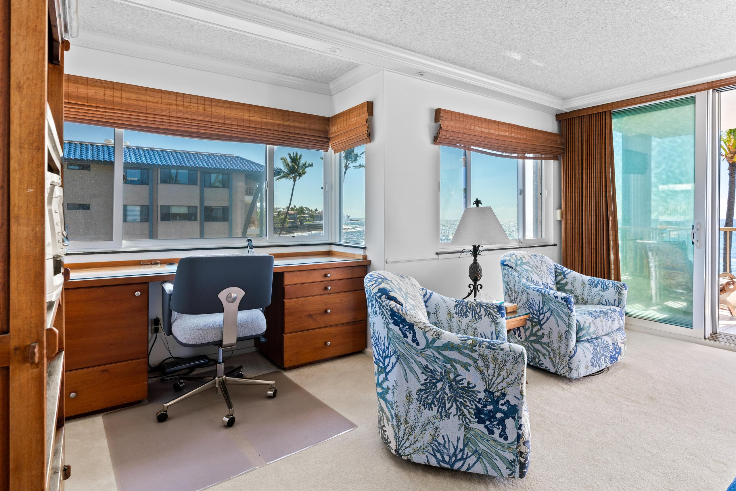Condo in Kailua-Kona · ★4.67 · 3 bedrooms · 4 beds · 3 baths - Image 5