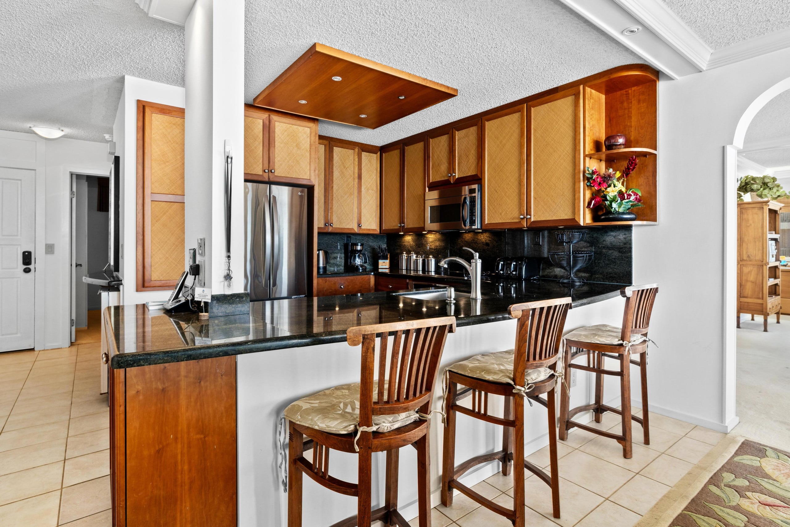 Condo in Kailua-Kona · ★4.67 · 3 bedrooms · 4 beds · 3 baths - Image 13