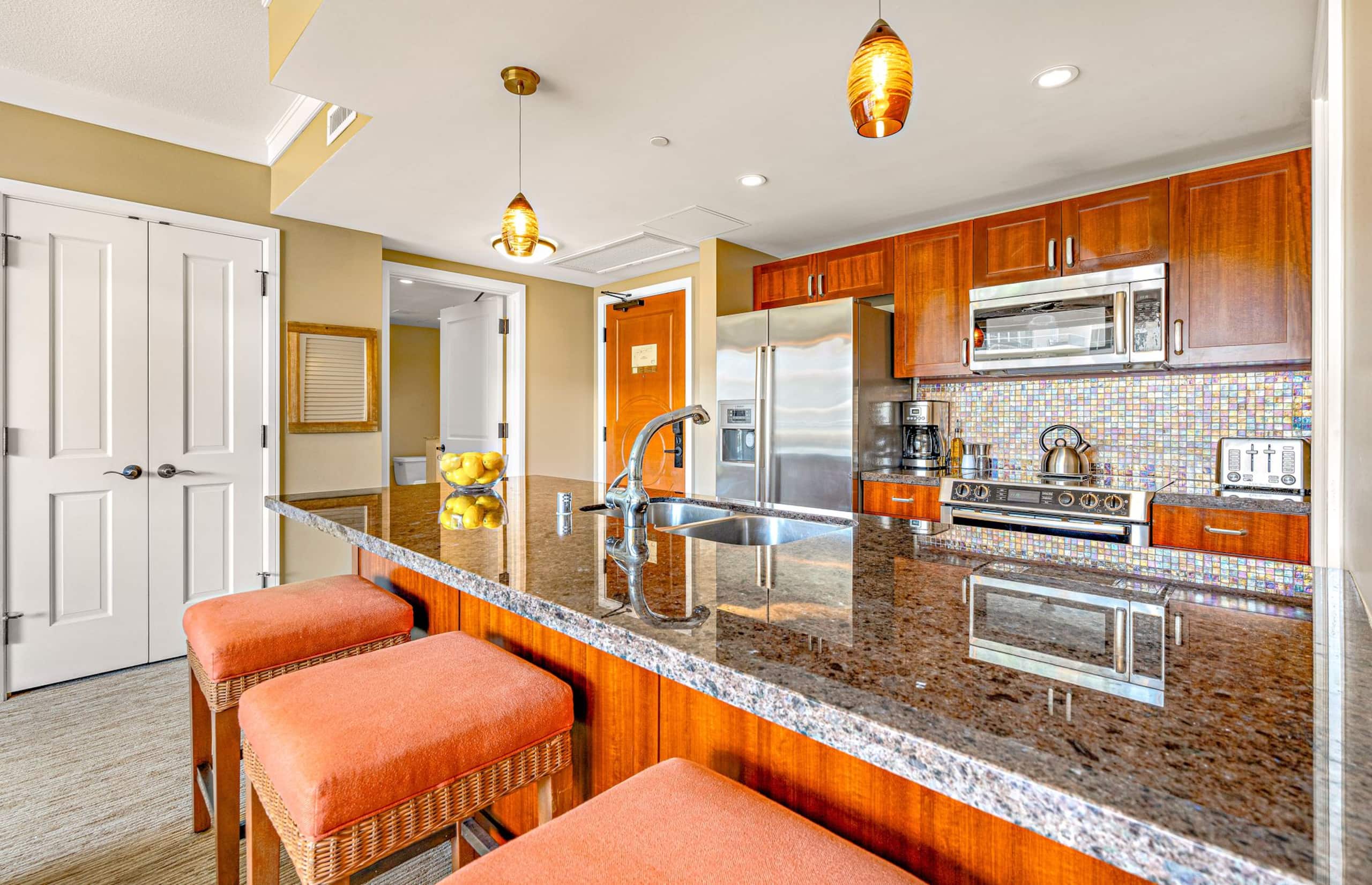 Condo in Lahaina · ★4.83 · 1 bedroom · 2 beds · 1 bath - Image 14