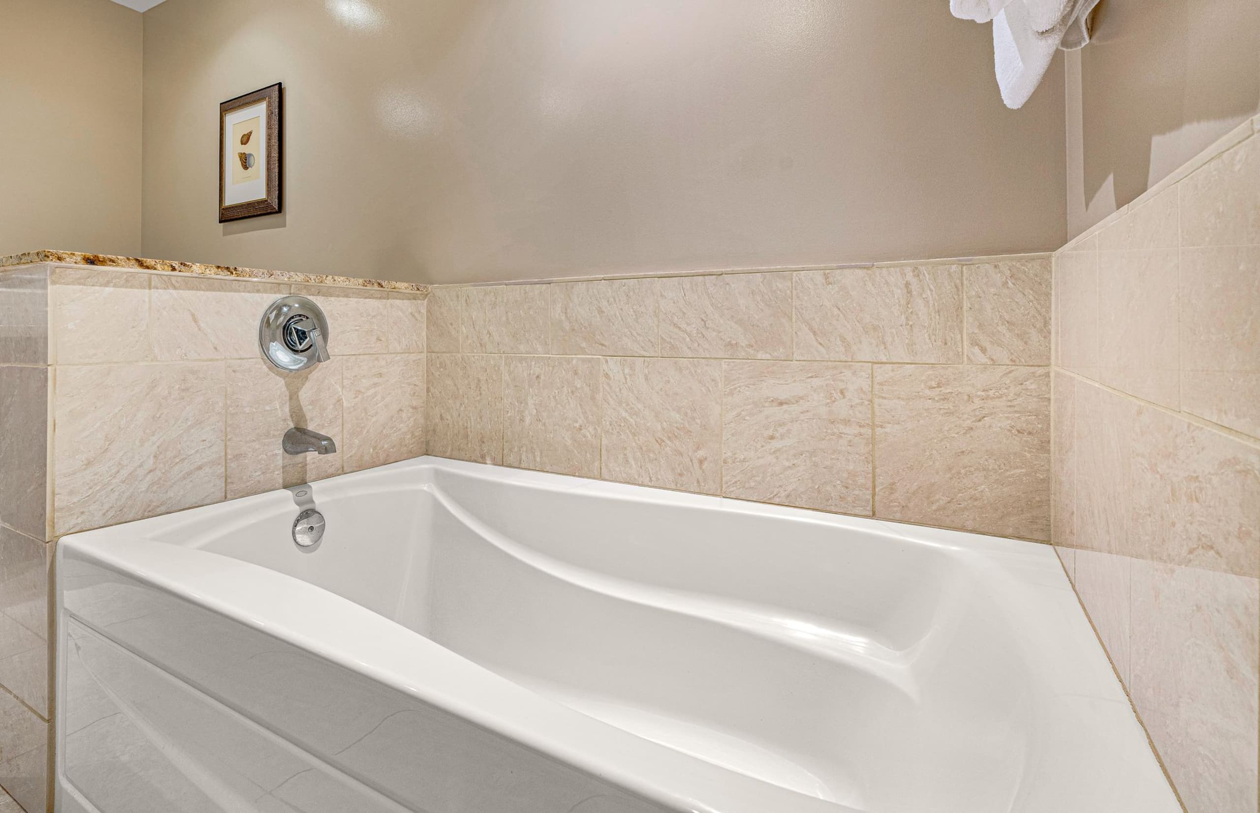 Condo in Lahaina · ★4.83 · 1 bedroom · 2 beds · 1 bath - Image 21
