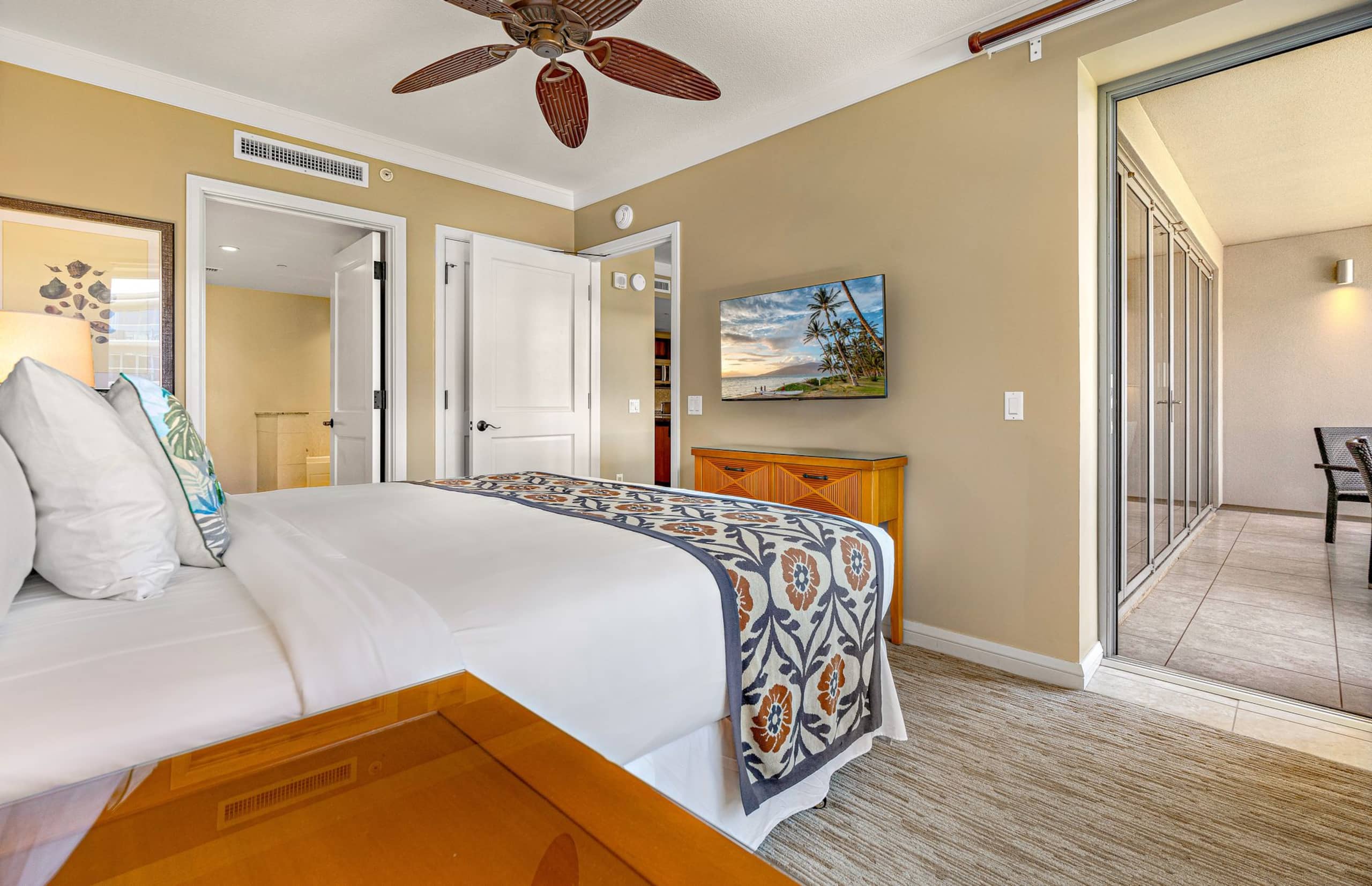 Condo in Lahaina · ★4.83 · 1 bedroom · 2 beds · 1 bath - Image 17