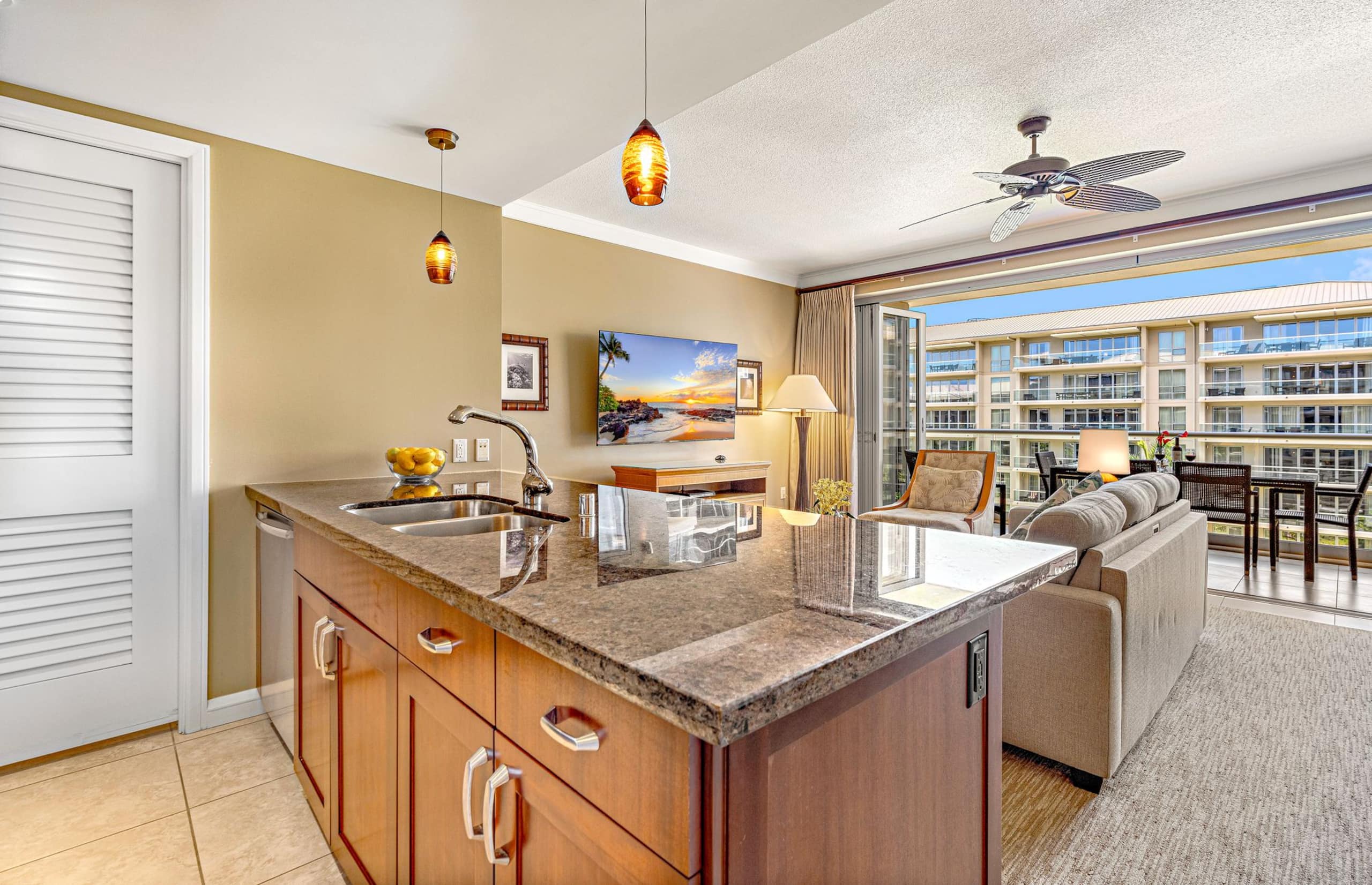 Condo in Lahaina · ★4.83 · 1 bedroom · 2 beds · 1 bath - Image 5
