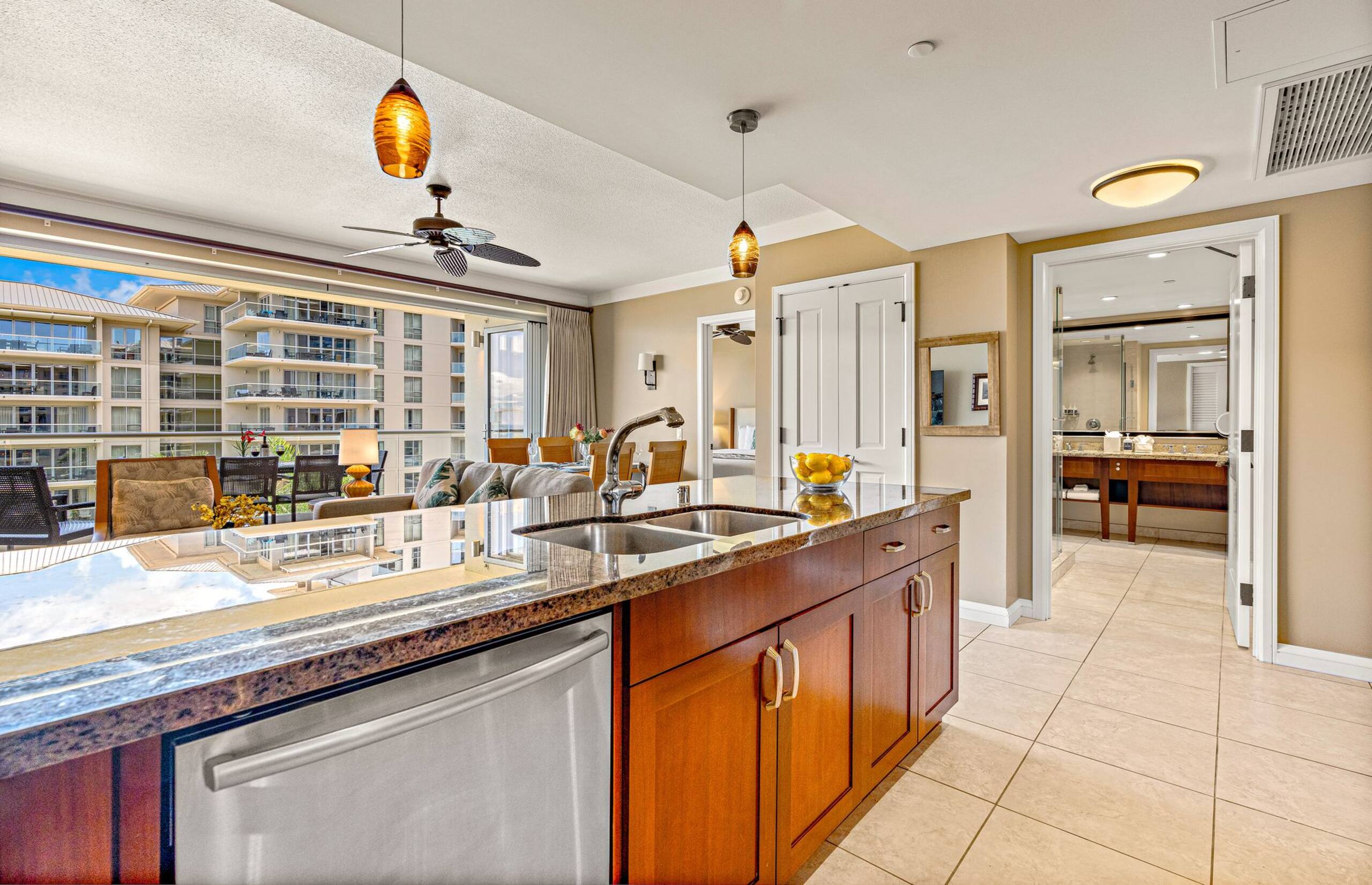 Condo in Lahaina · ★4.83 · 1 bedroom · 2 beds · 1 bath - Image 3