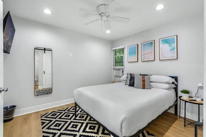 Blaise's Bungalow: dormitorio súper cómodo y elegante.