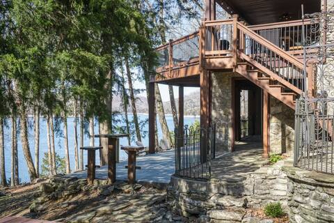 Easy Lake Access w/ Trail, Stunning Views, Hot Tub