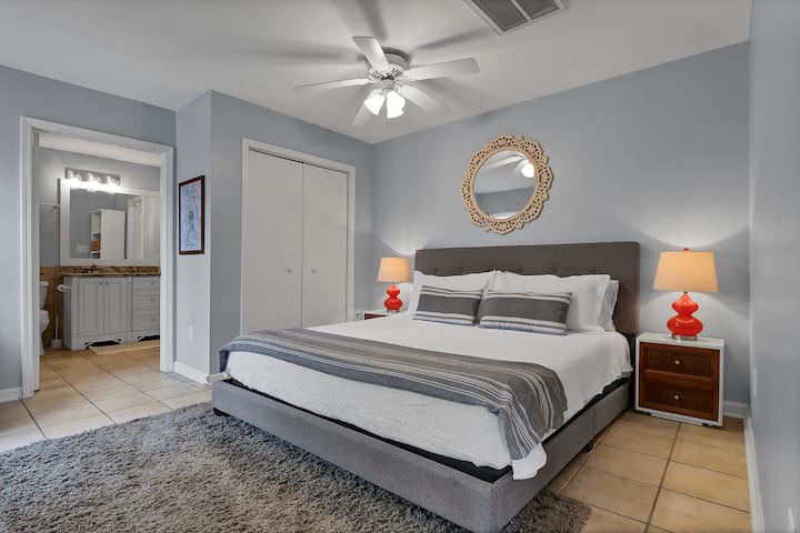 Waterway Retreat W/ Marina Views, Pool & Dining - Wrightsville Beach, NC