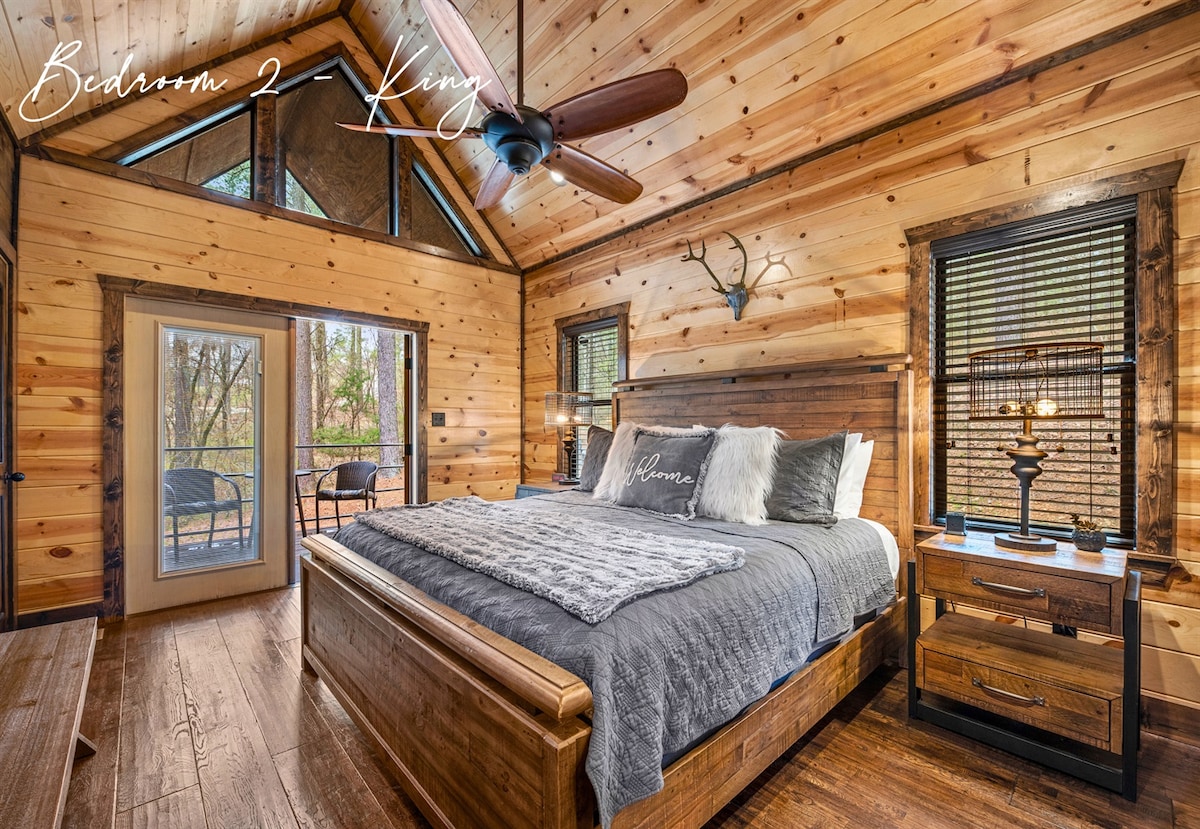 ترحب بك وسائل الراحة الفخمة والانغماس بحجم كينج، وتواعدك في الصباح الهادئ والليالي المريحة.