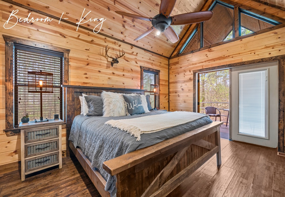 أحلام بحجم كبير تنتظرك في هذا الملاذ الفسيح، حيث يلتقي الريفي بالراحة لنومك الليلي المثالي.