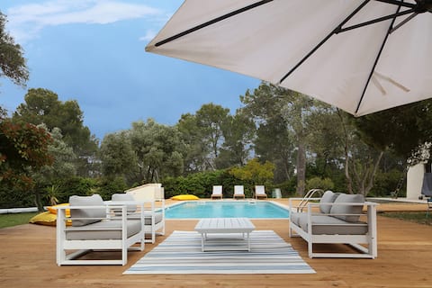 Villa with Pool, Pétanque, Ping-Pong, Trampoline