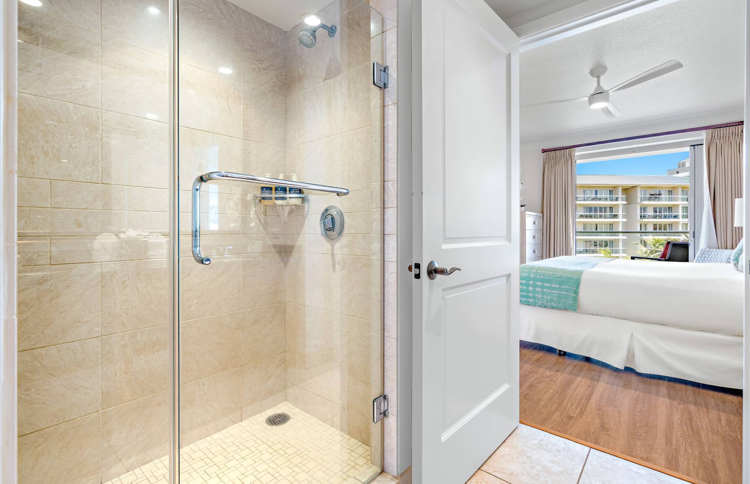 Condo in Lahaina · ★4.93 · 2 bedrooms · 3 beds · 2 baths - Image 21
