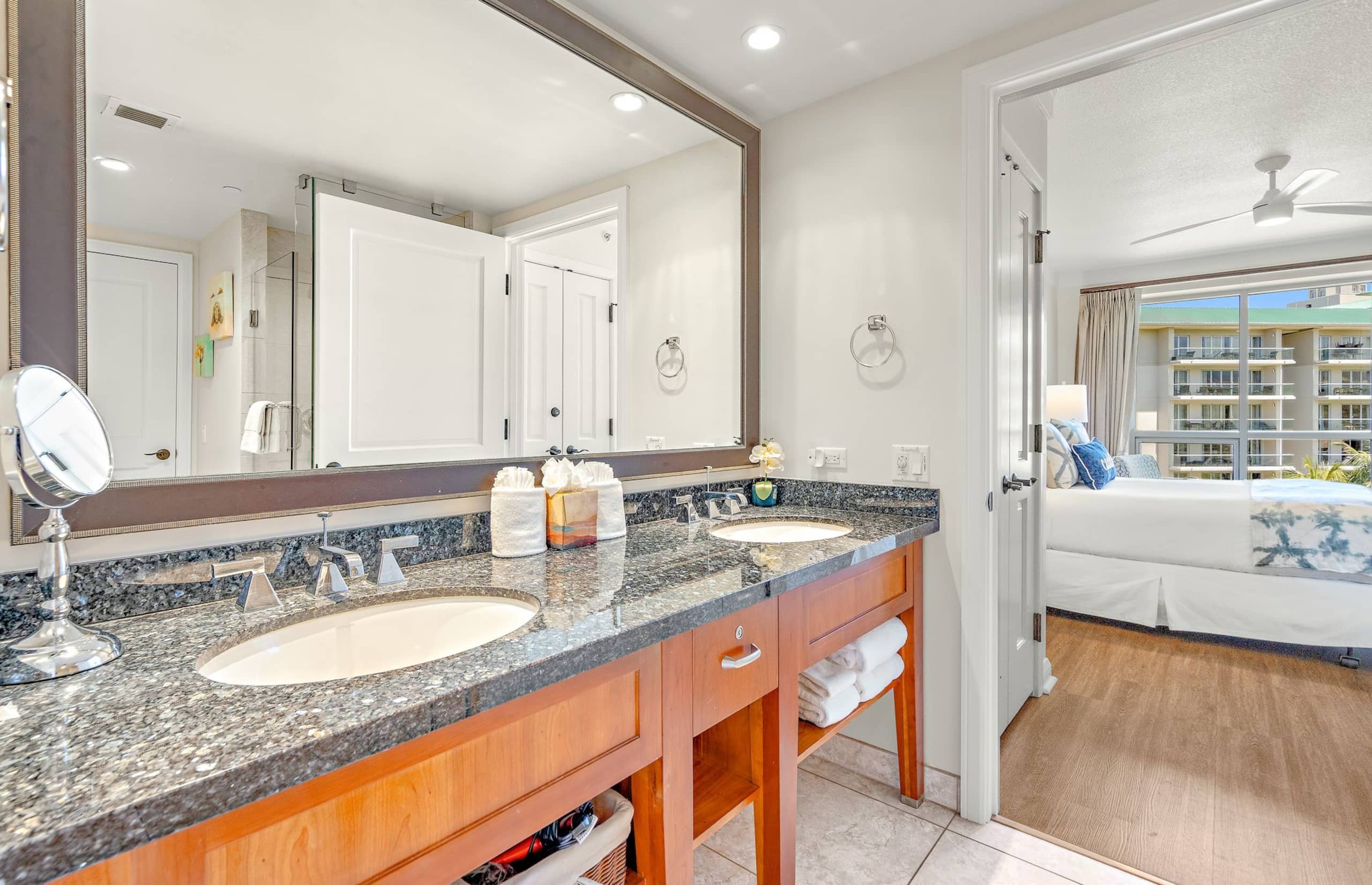 Condo in Lahaina · ★4.93 · 2 bedrooms · 3 beds · 2 baths - Image 26