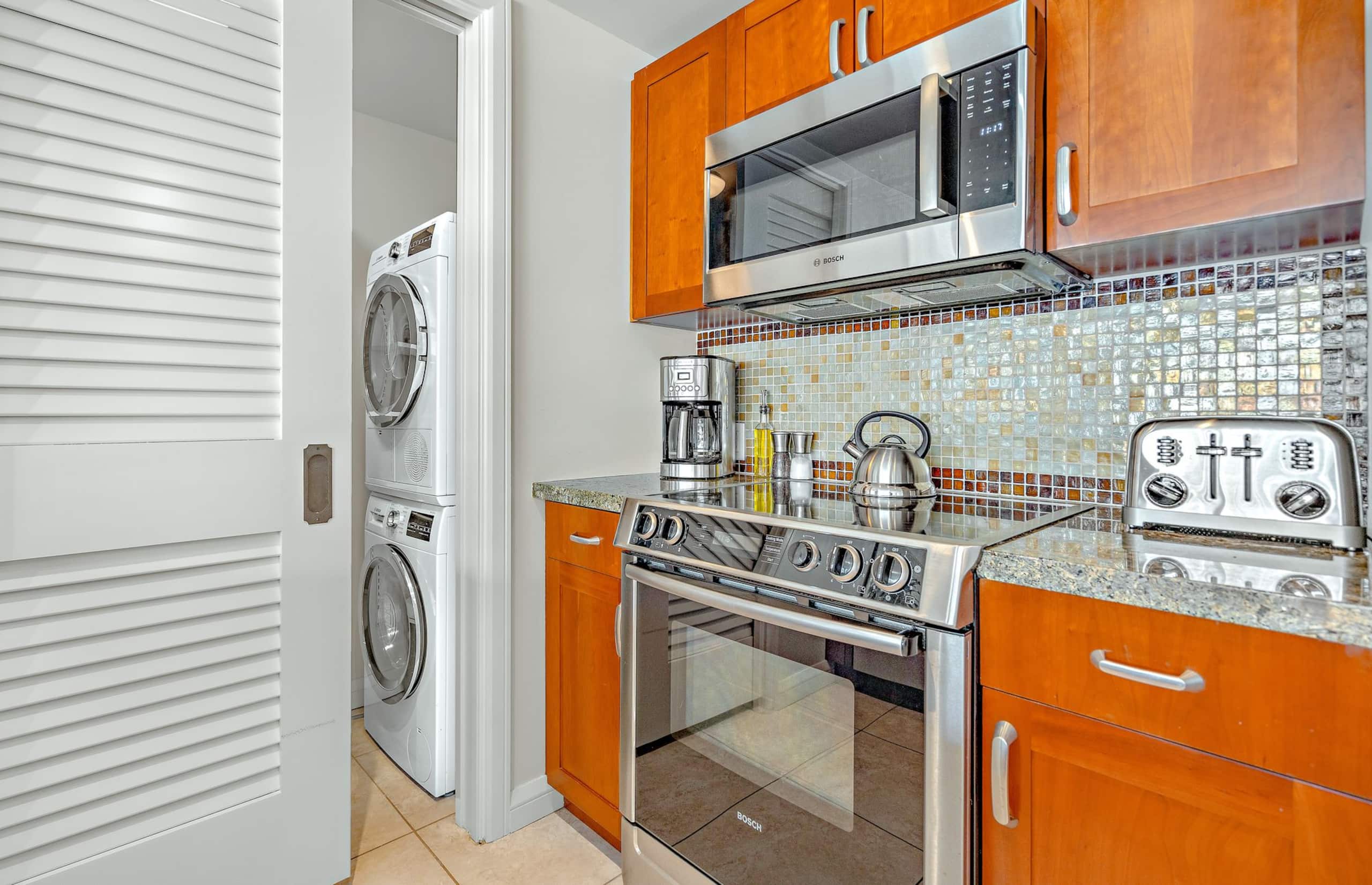 Condo in Lahaina · ★4.93 · 2 bedrooms · 3 beds · 2 baths - Image 16