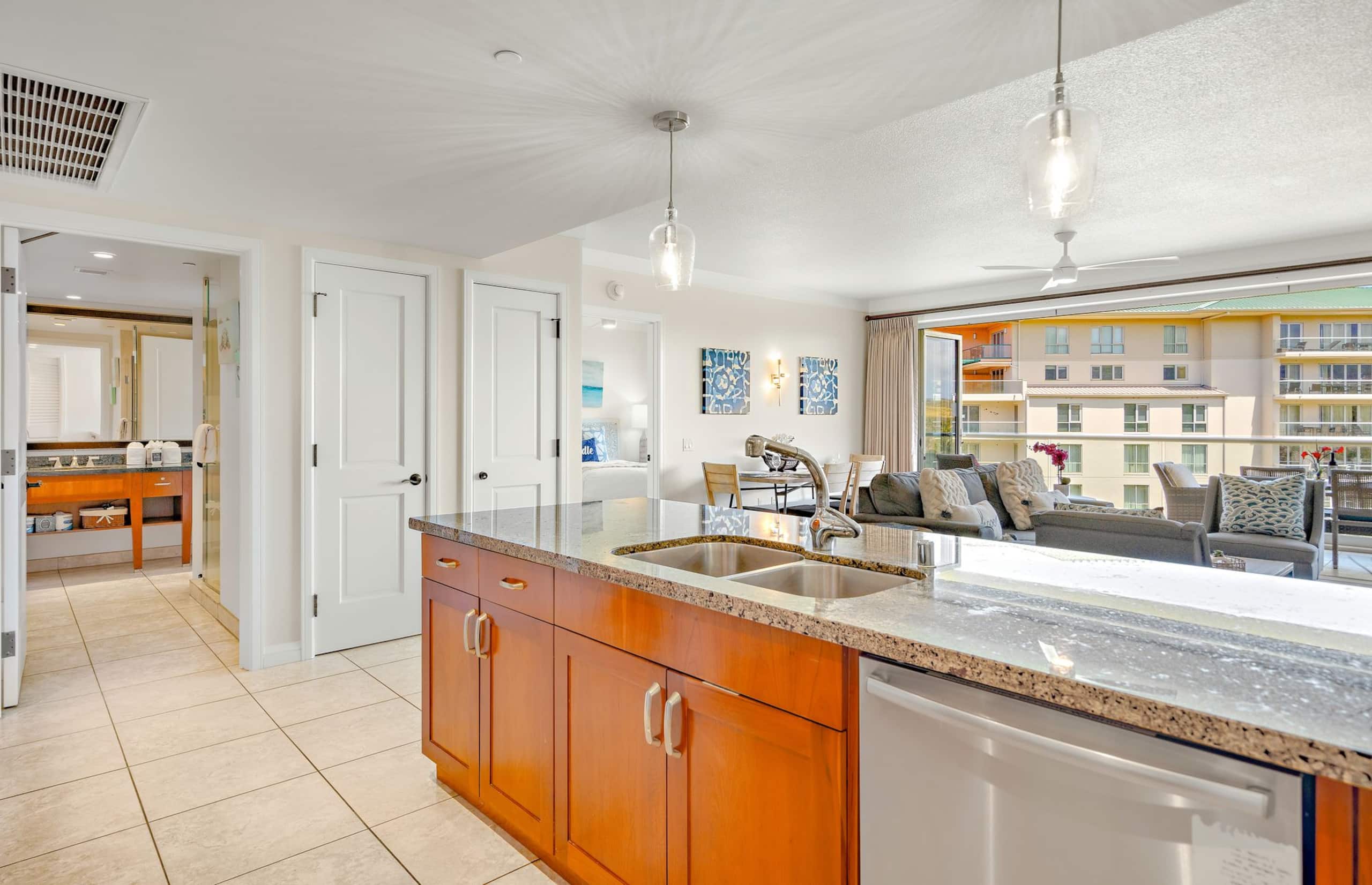 Condo in Lahaina · ★4.93 · 2 bedrooms · 3 beds · 2 baths - Image 7