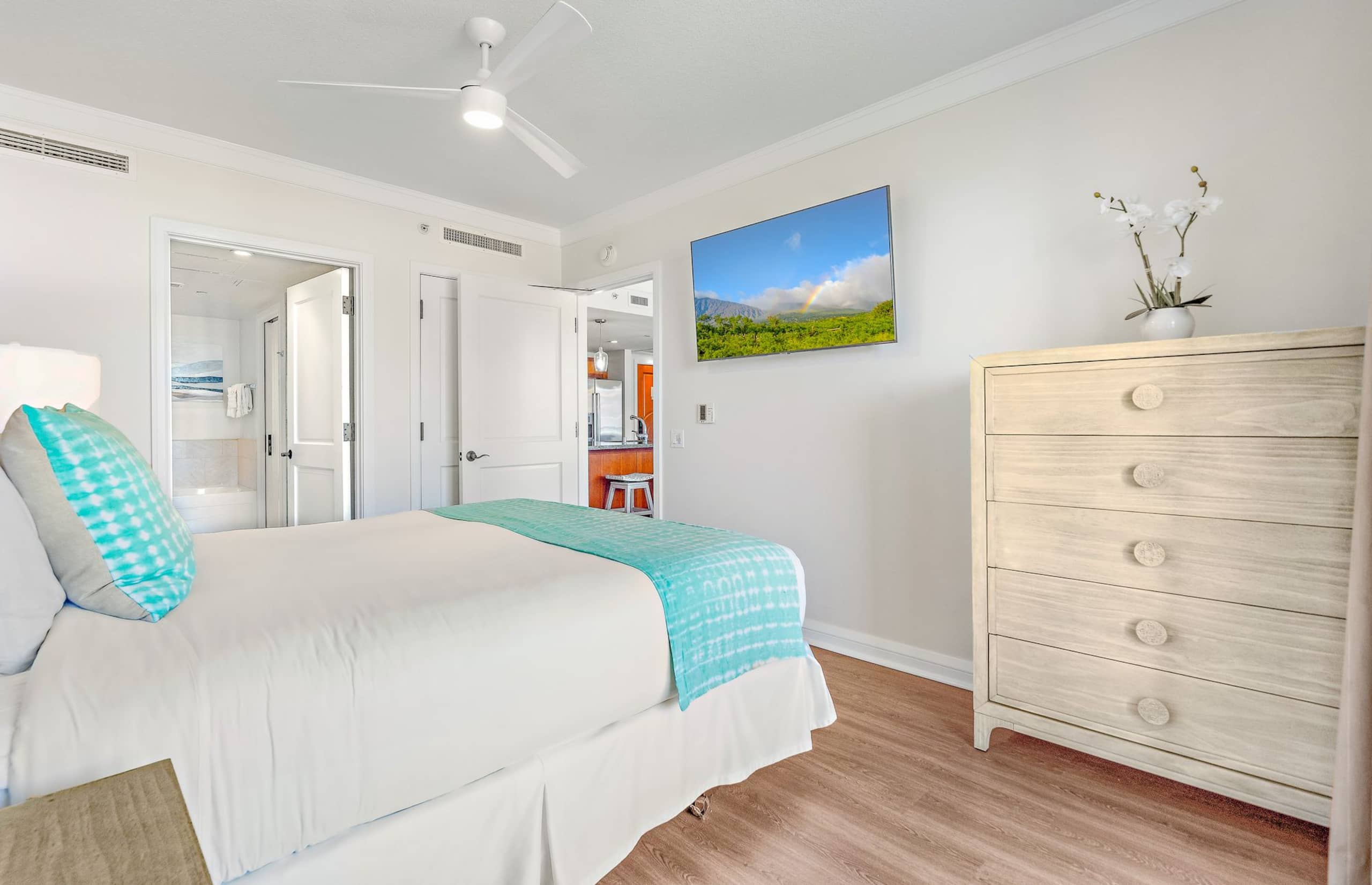 Condo in Lahaina · ★4.93 · 2 bedrooms · 3 beds · 2 baths - Image 18