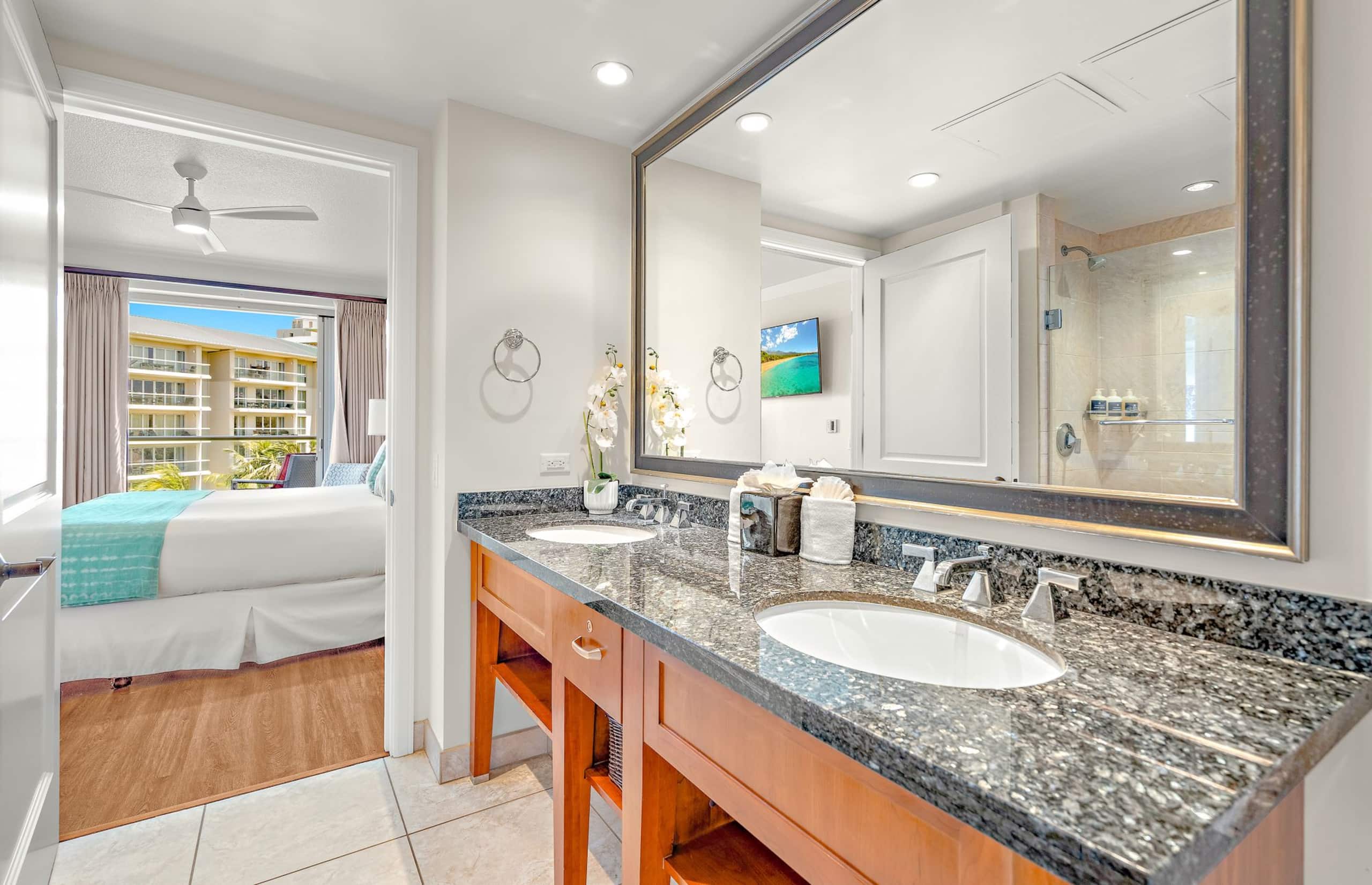 Condo in Lahaina · ★4.93 · 2 bedrooms · 3 beds · 2 baths - Image 20