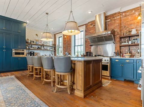 MANSION|Renovated Historic Estate|Underground Bar