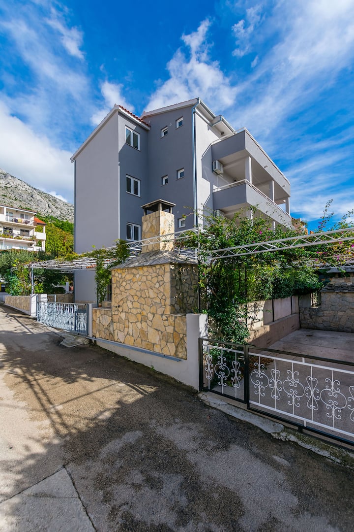 Appartement Anica (68971-a1) - Omiš