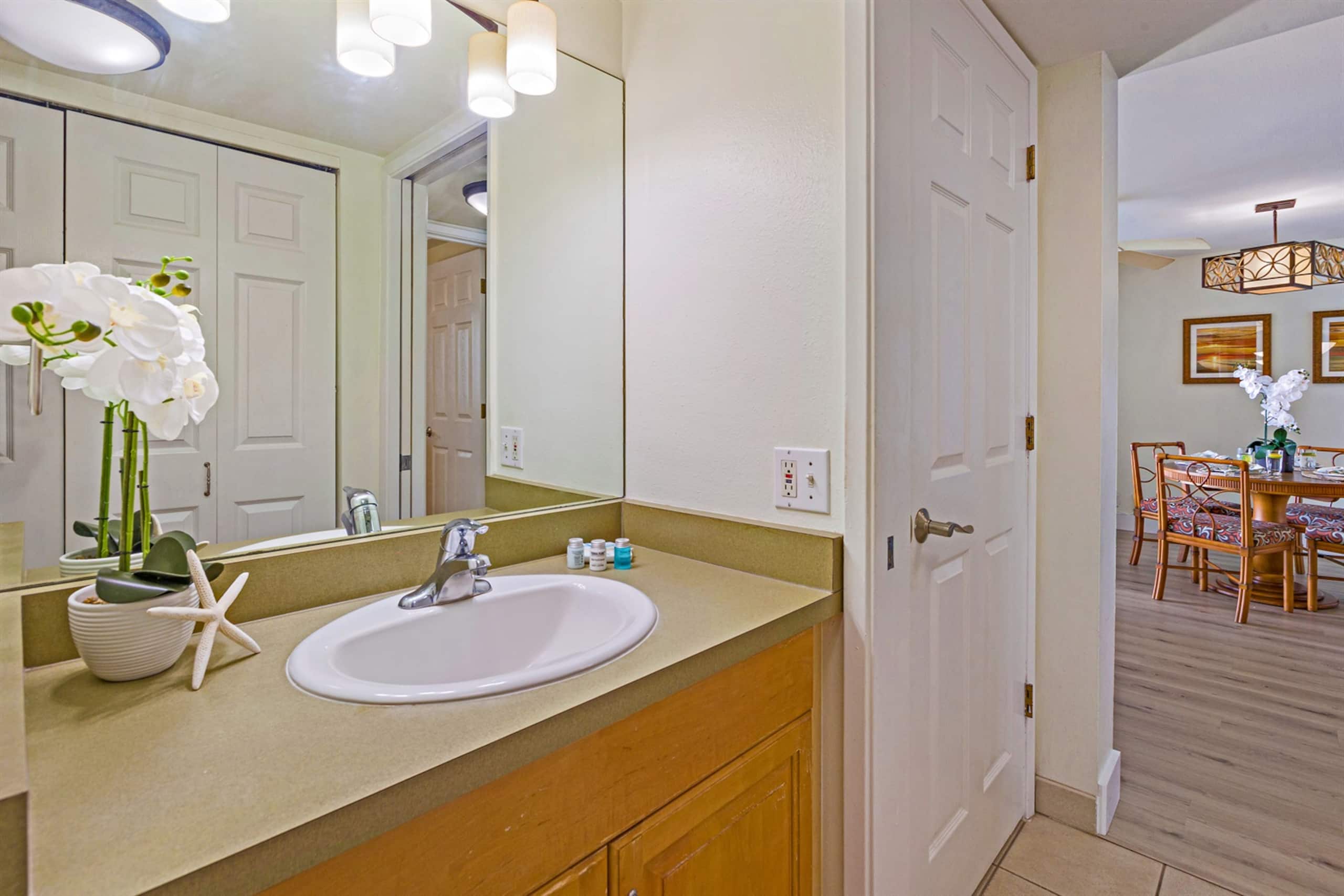 Condo in Lahaina · ★4.9 · 1 bedroom · 2 beds · 1 bath - Image 25