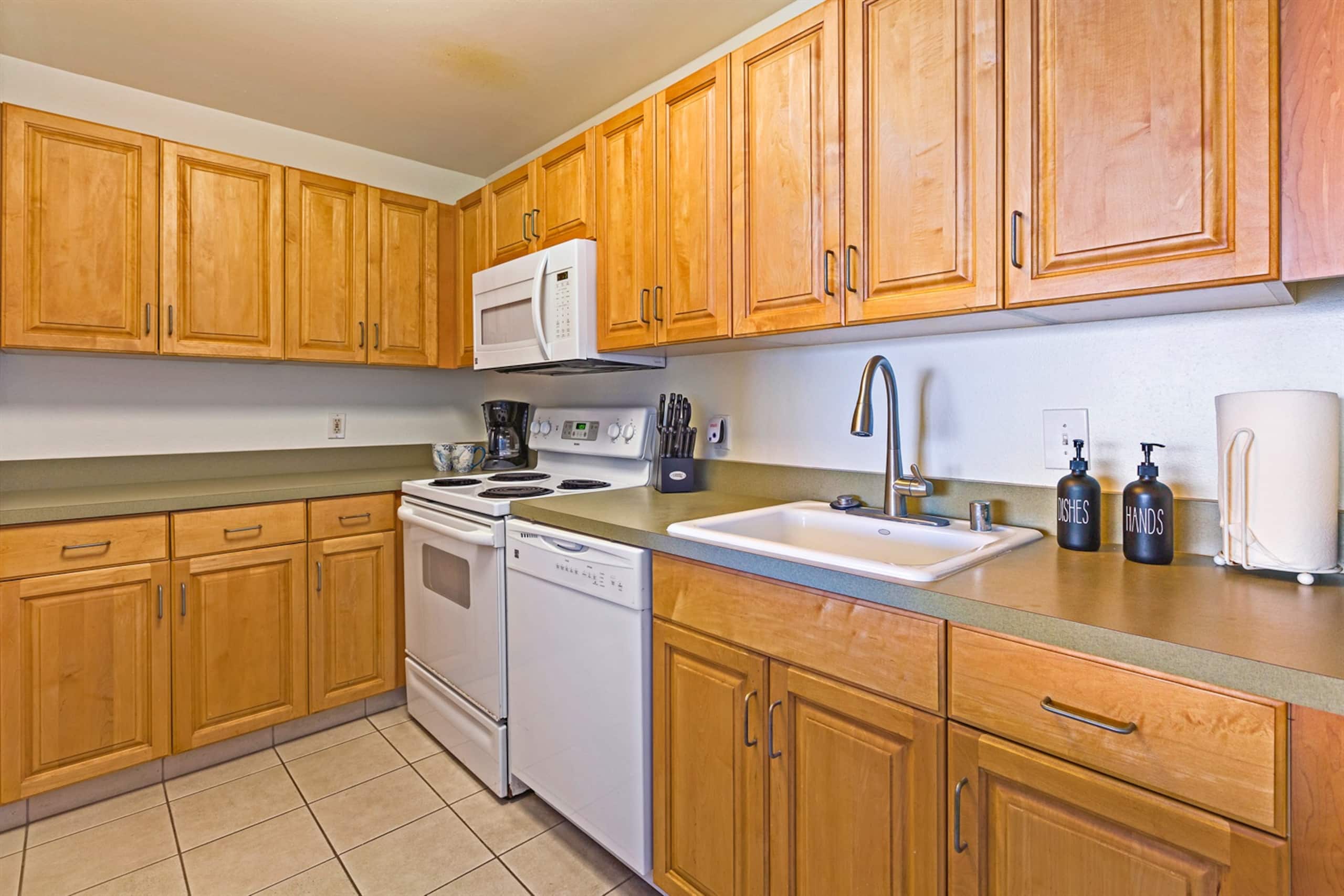 Condo in Lahaina · ★4.9 · 1 bedroom · 2 beds · 1 bath - Image 9