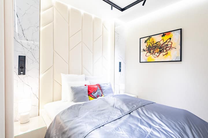 Ultra Central - New - Luxy - Budapest