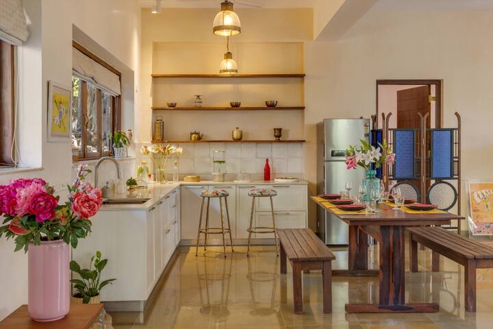 Full kitchen image 1