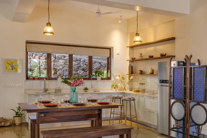 Full kitchen image 2