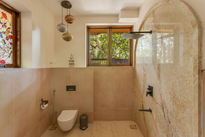 Rooms: Bathroom amenities