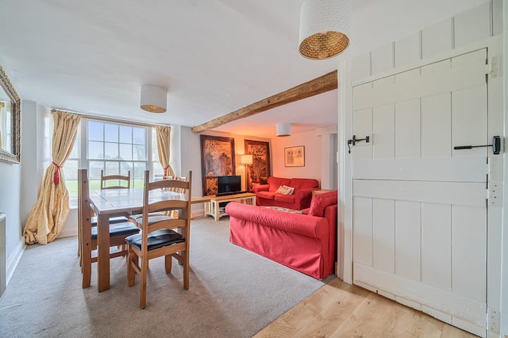 Maison-large-salle De Bain Privée Séparée-vue Sur - Cirencester