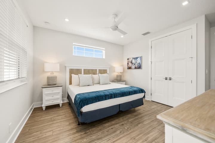 Primárna spálňa s manželskou posteľou King