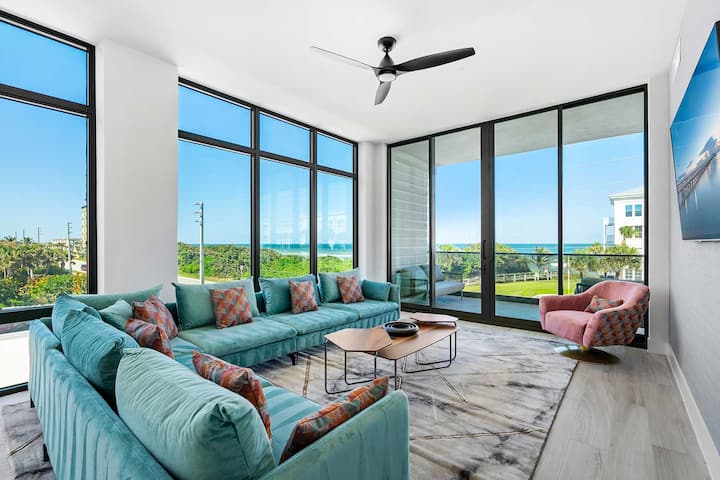 Chic Ocean View Condo W Private Balcony - Melbourne Beach, FL
