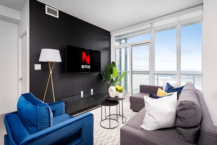 One of a Kind Sub-Penthouse | Breathtaking Views!