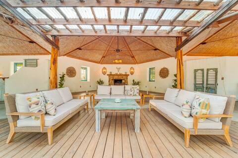 Group Glamping - Vintage Airstreams - Hill Country