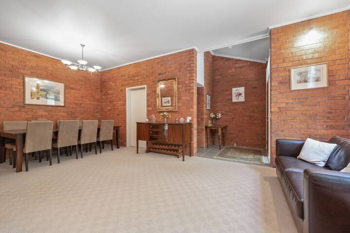 Surrey on the Park gallery image 5