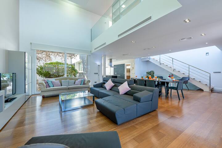 Barbara Y Roberto Holiday Rentals managed Airbnb listing 2