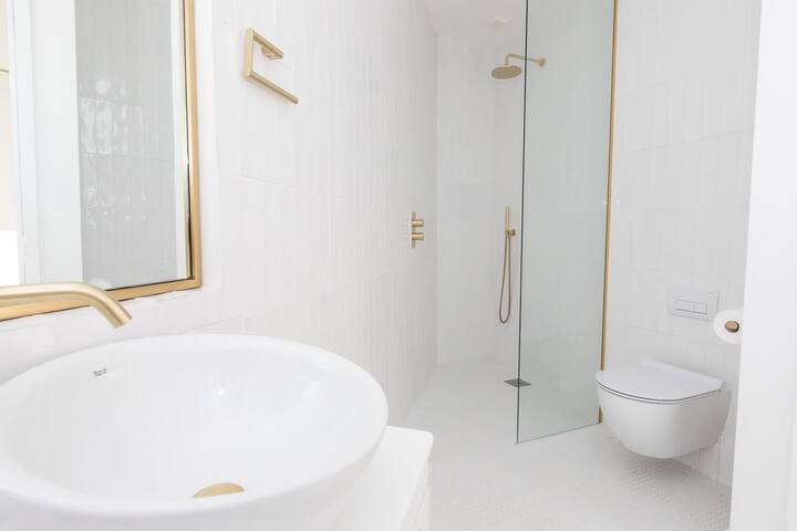 Splendid 2 Bedroom Duplex Holborn London gallery image 4