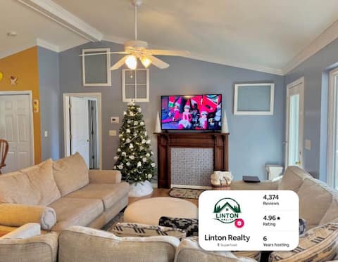 Stone River Lake House w/ Hot Tub & Private Dock!