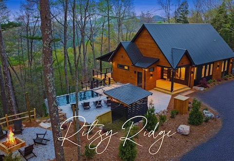 Another Level, Heated Pool, HotTub, FirePit, Games