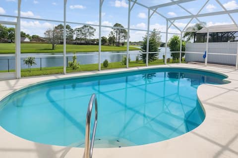 Lakeview Pool Villa, 3BD/2BA 10 min to Disney!