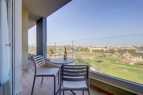 Serene Oasis, Elegant 2BR Retreat in Ghaxaq