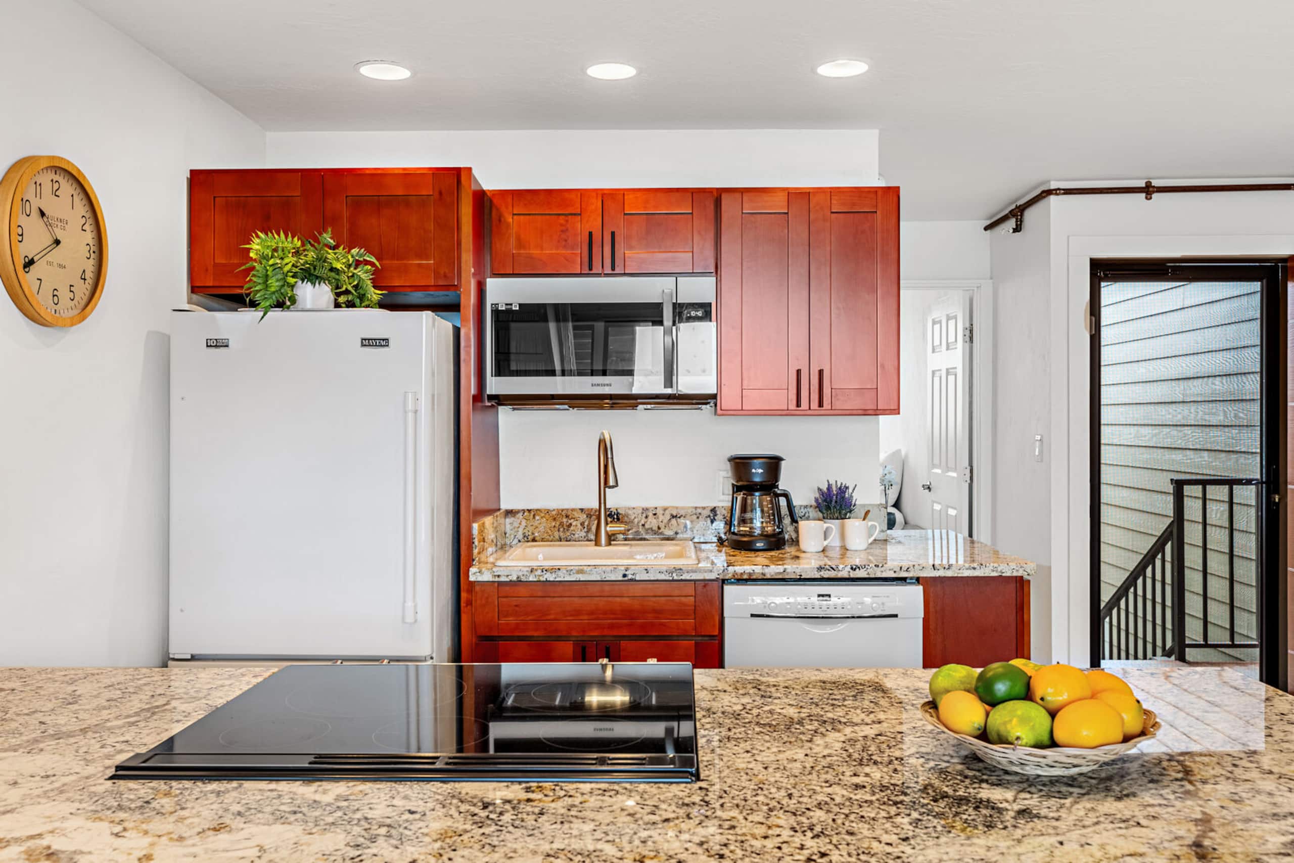 Condo in Lahaina · ★5.0 · 2 bedrooms · 2 beds · 2 private baths - Image 10