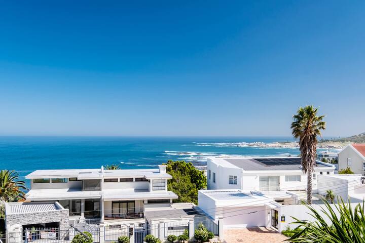 Spacious Holiday Villa w Private Pool and Garden S gallery image 4