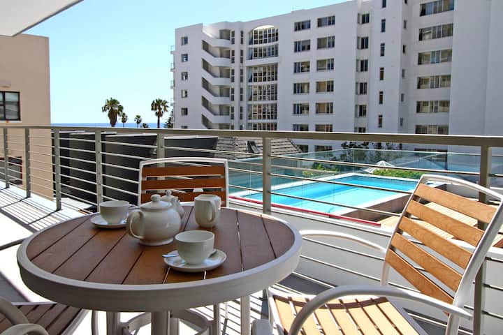 Comfort Meets The Coast At Fairmont 201 - Cape Town