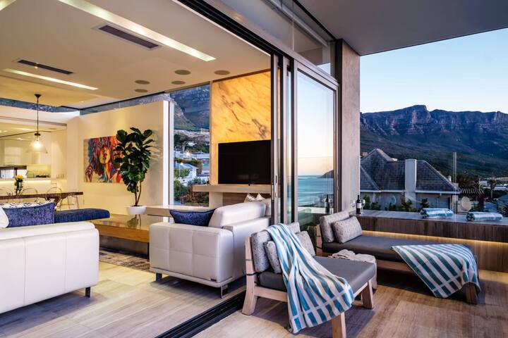 Luxurious Villa w Breathtaking Sea & Mountain View gallery image 5