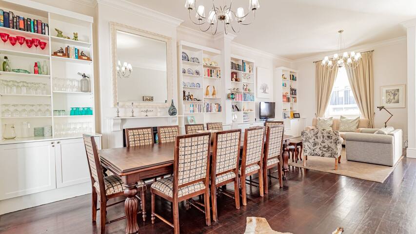 Lovely Holiday Home w Private Courtyard Six Selbou gallery image 5