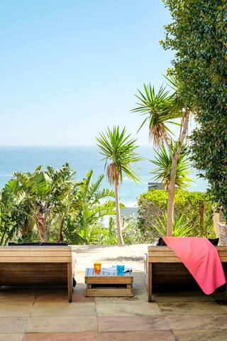 Secure Holiday Apartment w Private Pool Calico gallery image 4