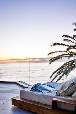 Stylish Penthouse w/Private Pool and Parking (Houg gallery image 4