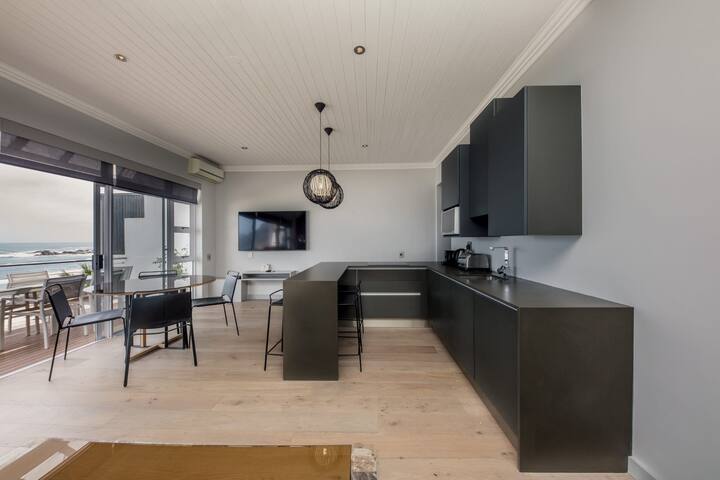 Holiday Apartment Opposite the Beach Seasonsfind t gallery image 5