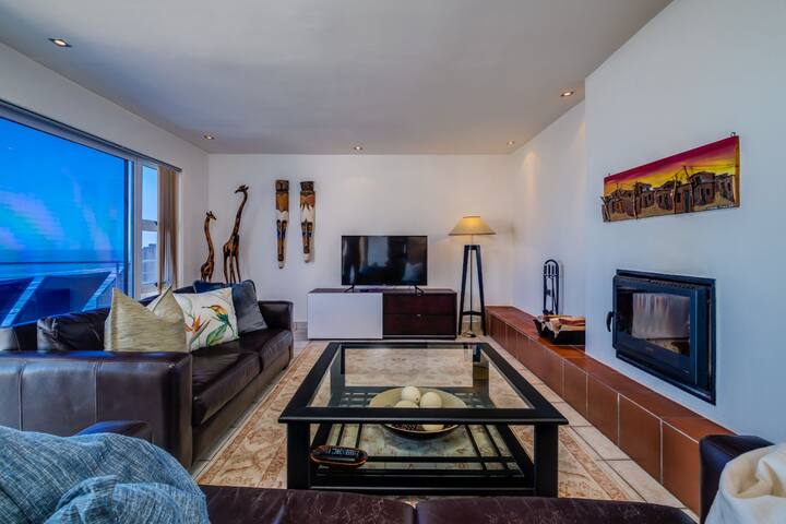 Penthouse with Views and Splash Pool CBT Penthouse gallery image 4