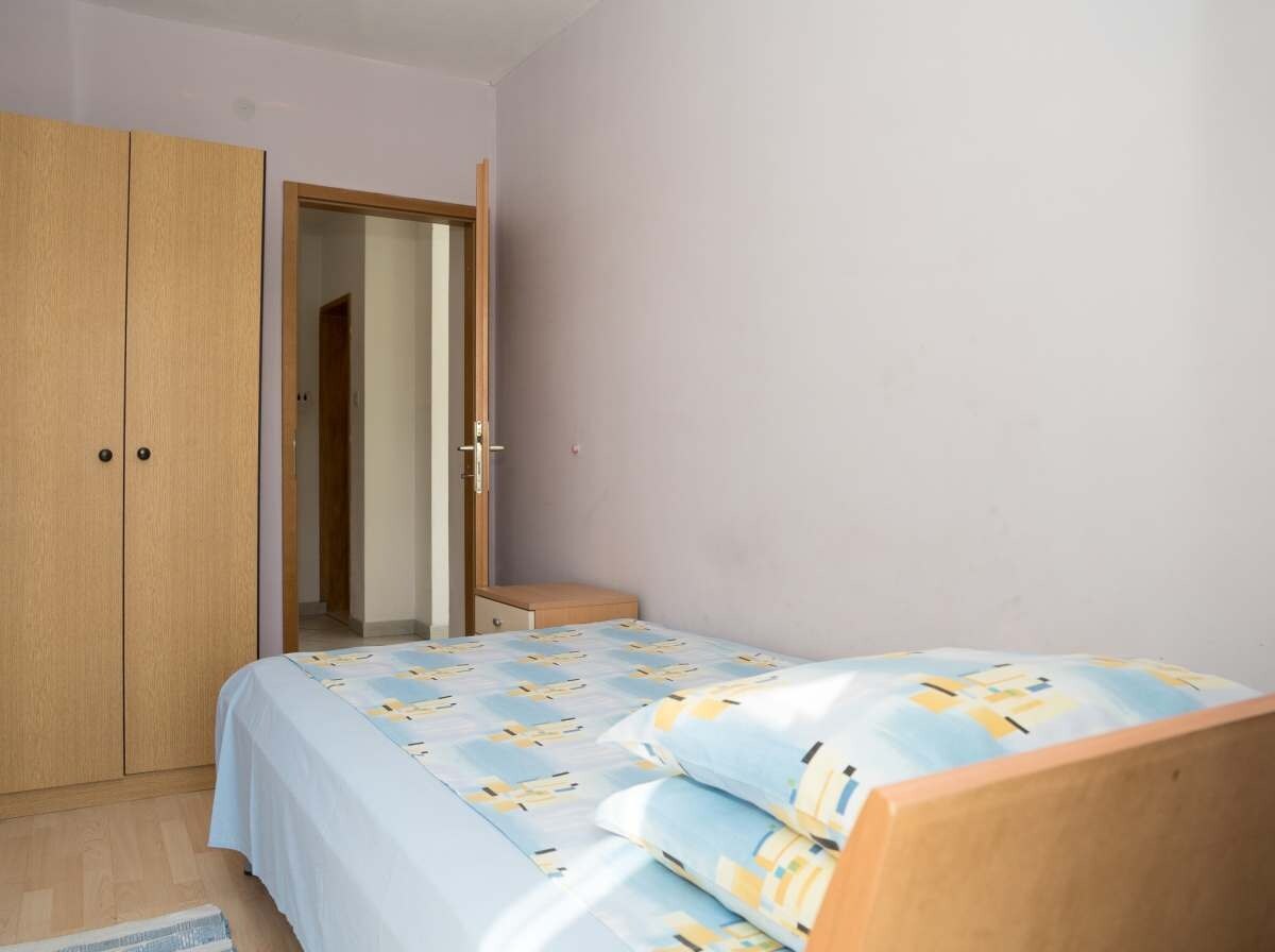 Spálňa 4, povrch: 8 m²